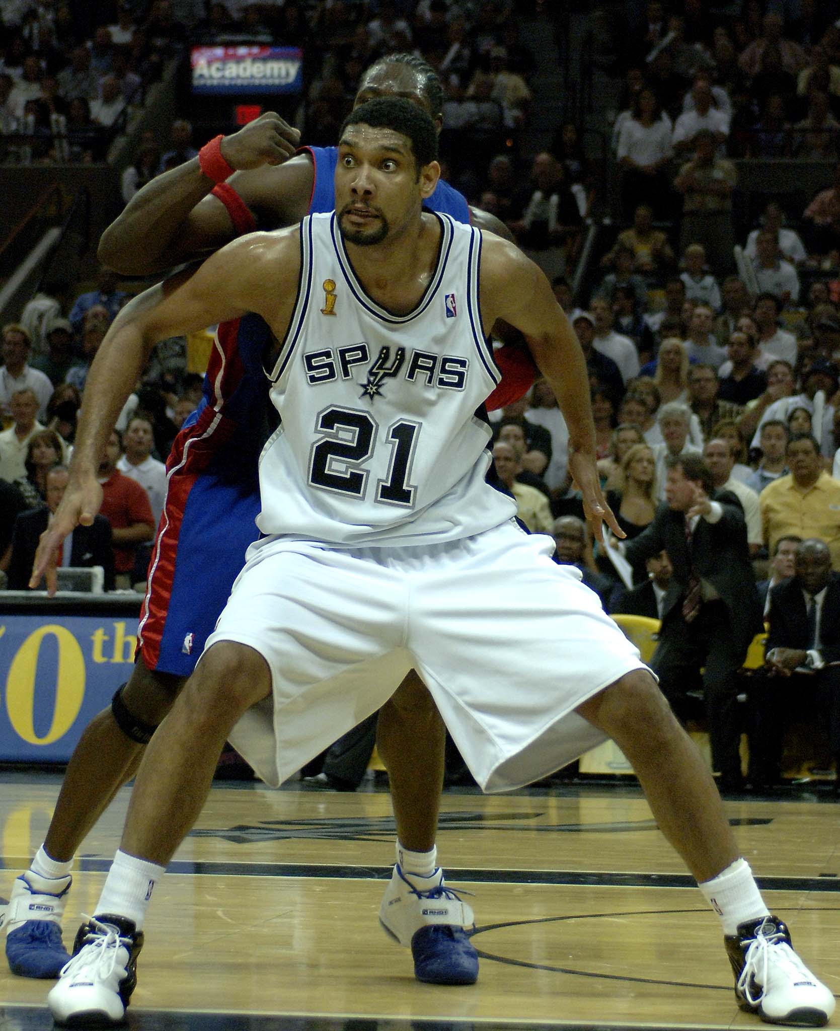 皇家贝蒂斯vs赫罗纳：安东尼、贝莱林首发，维特塞尔、布赖恩-希尔出战（皇家贝蒂斯迎战赫罗纳：安东尼、贝莱林先发，维特塞尔与布赖恩-希尔出场）