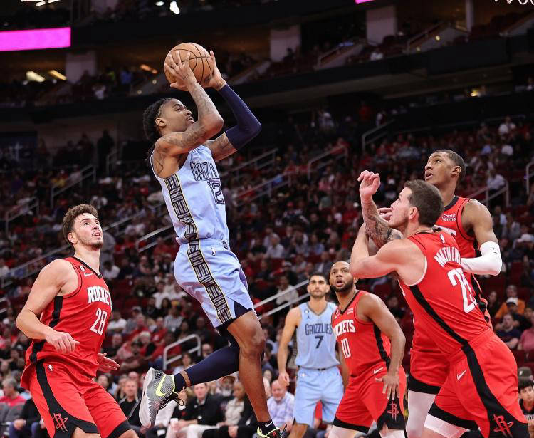 篮球勇士替补中锋贡献关键篮板（勇士替补内线摘下制胜篮板）