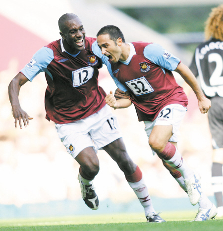 舒梅切尔谈阿诺德被球迷嘘：这不对，他应该受到球迷们的欢迎（舒梅切尔：阿诺德被嘘不妥，球迷本应欢迎他）