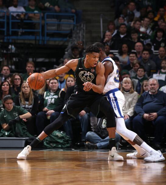 湖人新阵容磨合效果如何？（湖人新阵容磨合成效几何？）