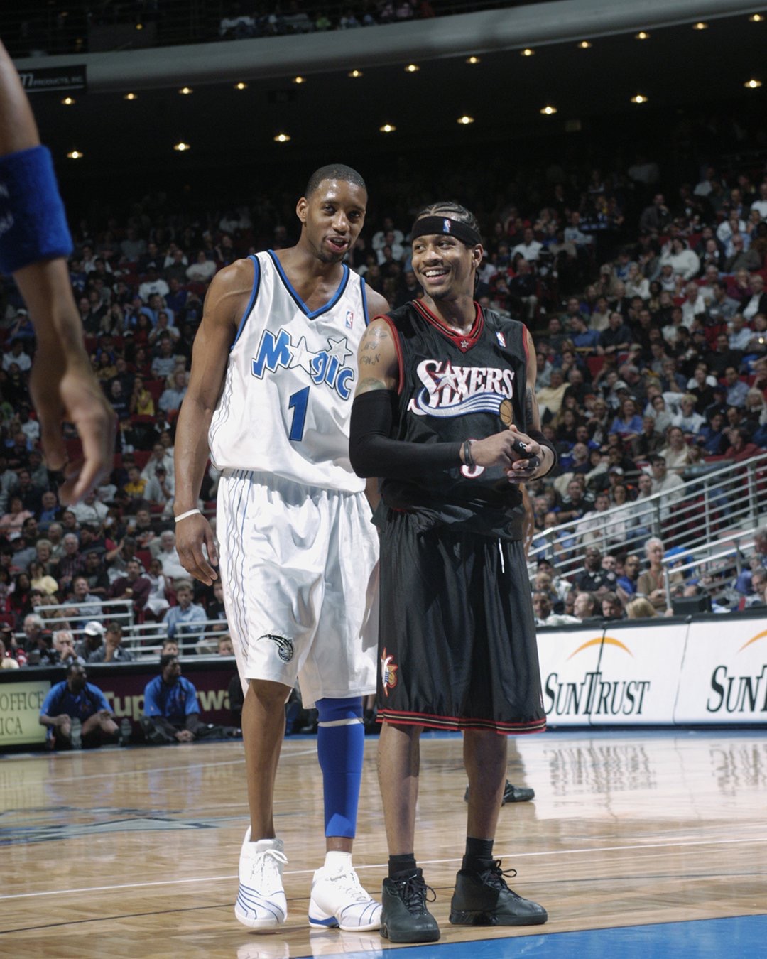 澳超官方10至11月最佳球员提名出炉：罗里、雷德梅恩在列（澳超官方公布10-11月最佳球员候选名单：罗里、雷德梅恩入选）