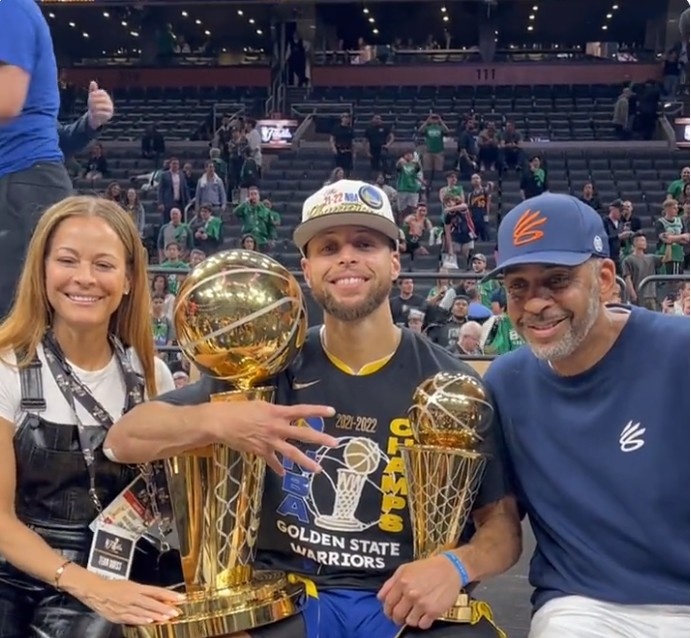 早报：不求同年同月同日生，但求同年同月同日2-2（早报：不必同生同月同日，只盼同年同月同日齐演2-2）