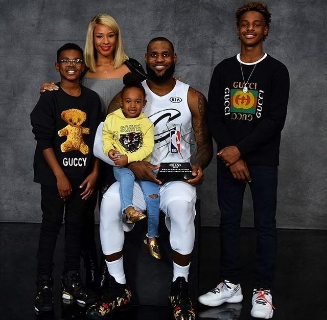 英超战报：曼联客场战胜埃弗顿,（英超快讯：曼联客场击败埃弗顿）