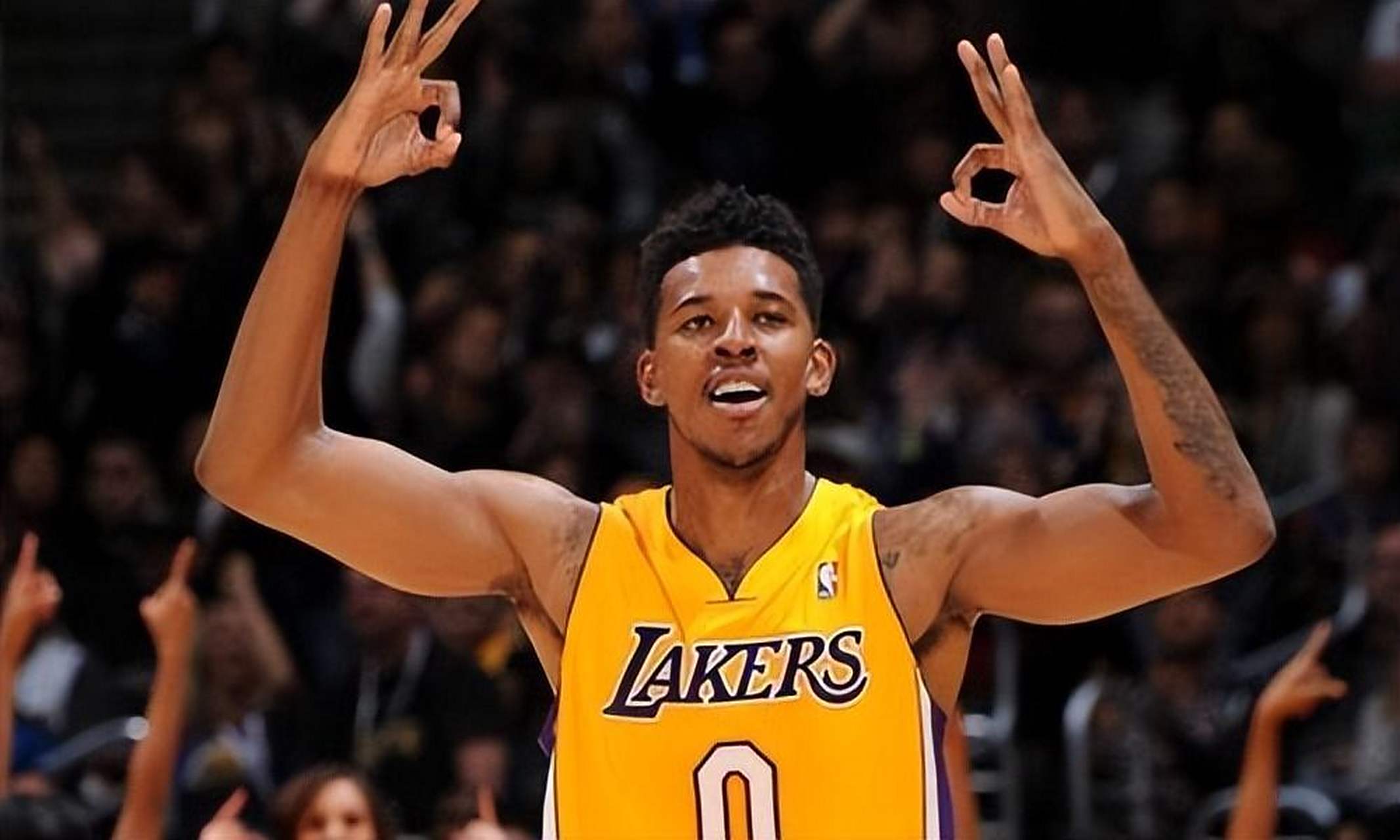 西甲：皇马客场2-2战平比利亚雷亚尔（西甲：皇马客场与比利亚雷亚尔2-2握手言和）