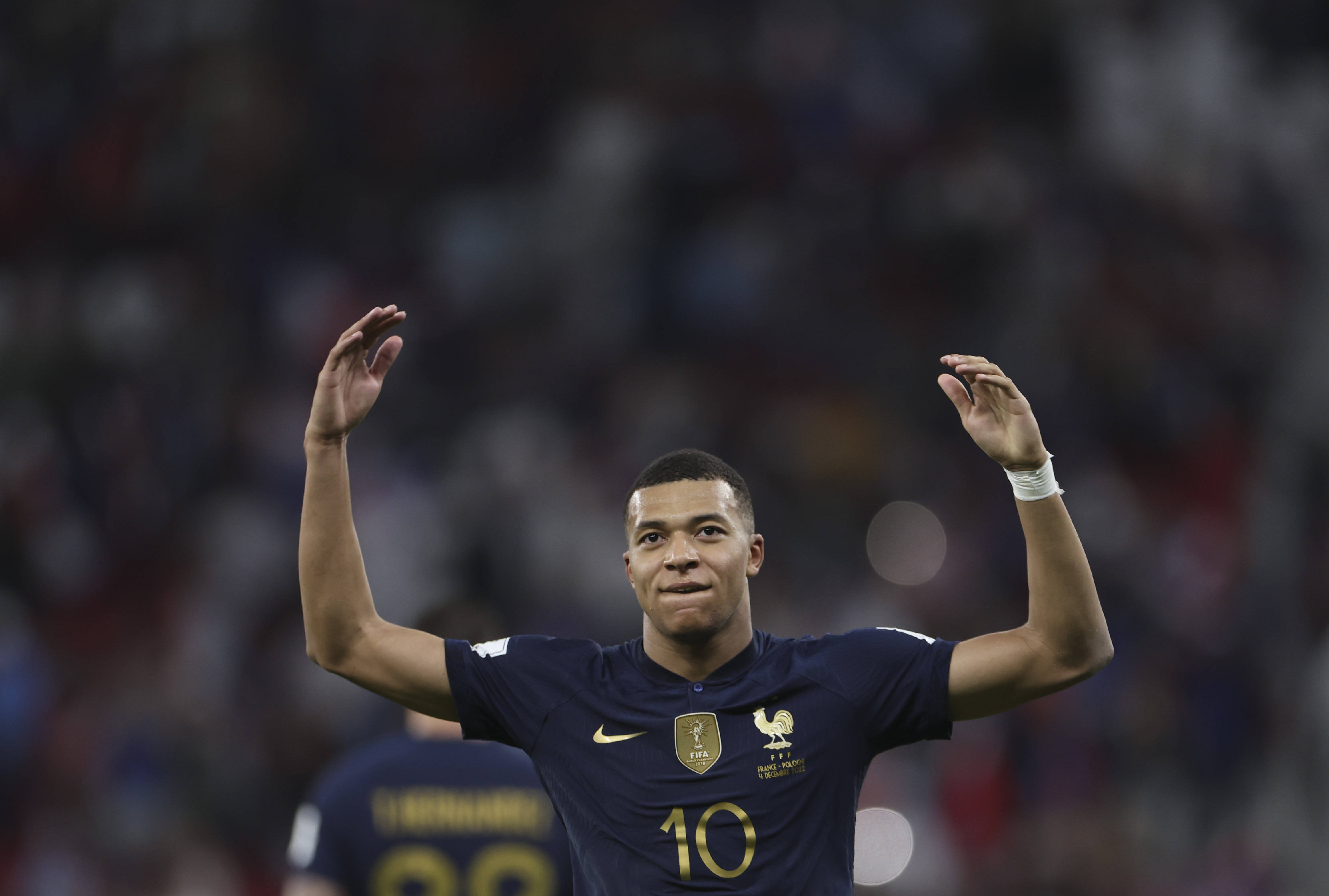 FIFPro最佳阵入围次数榜：梅西17次居首，姆巴佩6次进入前十（FIFPro最佳阵容入围次数排行榜：梅西以17次领跑，姆巴佩6次跻身前十）