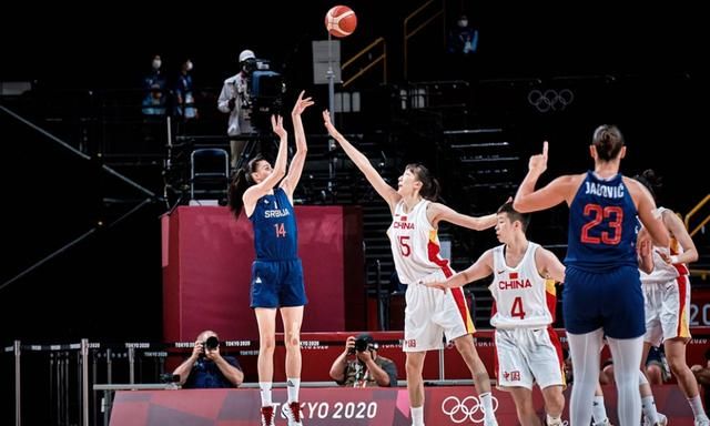 如何降低被断球的风险？（如何降低被抢断的概率？）