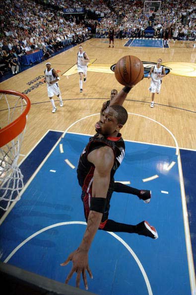 库尔图瓦昨夜对利物浦扑救8次，欧冠生涯仅次于22年决赛的9次（对阵利物浦，库尔图瓦昨夜贡献8次扑救，欧冠生涯仅次于2022决赛的9次）