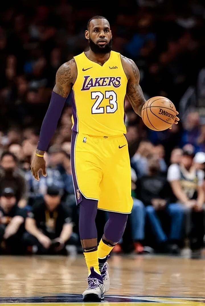 扑救率85.2%场均丢球0.57，斯维拉尔两项数据五大联赛门将第一（85.2%扑救率、场均0.57失球，斯维拉尔双项数据居五大联赛门将之首）